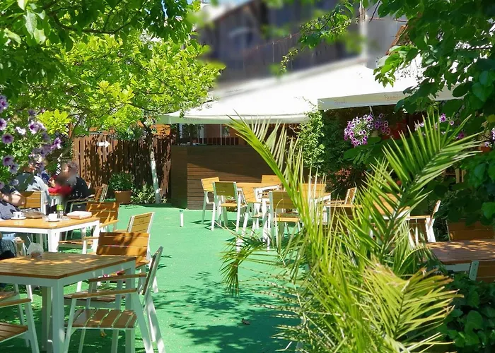 Ξενοδοχείο Casa Andreea 3*